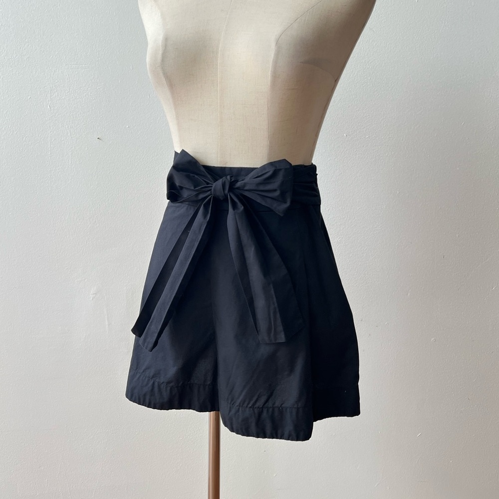 J. CREW Black Tie Waist High Rose Shorts Womens 4